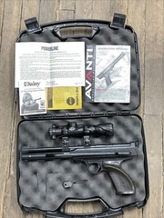 Daisy Avanti Triumph 747 .177 Air Pistol With BSA 2×20 Pistol Scope and Case