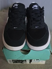 Nike SB Alleyoop (GS) US 7Y UK 6 EUR 40 black with white Skateboarding Shoes