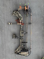 Mathews V3 RH, Pelican case, Brand New Strings, VAP TKO Arrows, and More