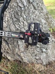 Mathews VXR 28- RH-Black Riser Ambush Limbs LOADED
