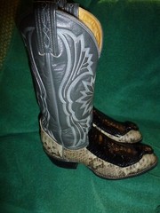 TONY LAMA COBRA HEAD BOOTS MENS 81/2B SNAKE SKIN MADE IN USA