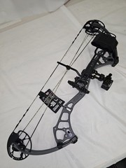PSE Brute Force Lite Bow Package 40 – 70lbs/25″ – 31″/Charcoal