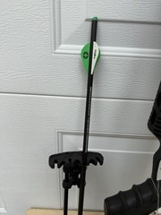 CenterPoint AXCD190FCK Dagger 390 Compound Crossbow Body Only W/ Accessories