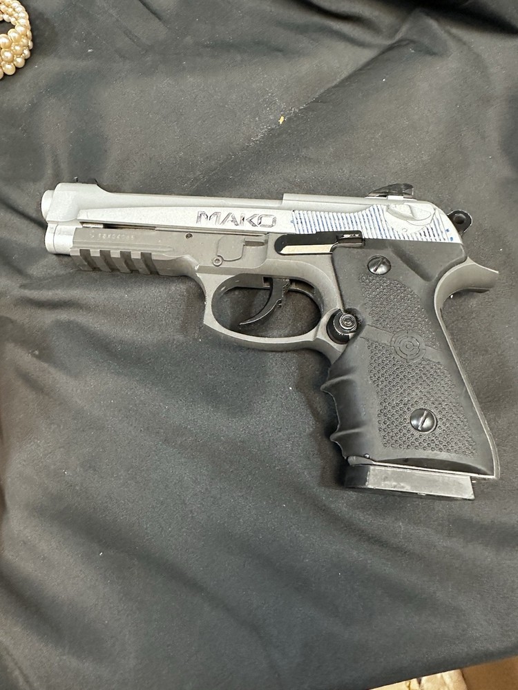 Mako Air Pistol with Magazine Model CM9B BB Gun
