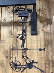 Mathews Lift 29.5 Right-Handed