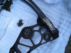 NICE GENTLY Used Mathews Halon X BLACK Bow 70 Lbs RIGHT HAND