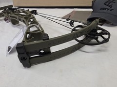 Hoyt AX-2 29 60 – 70lbs/25″ – 30″/Wilderness
