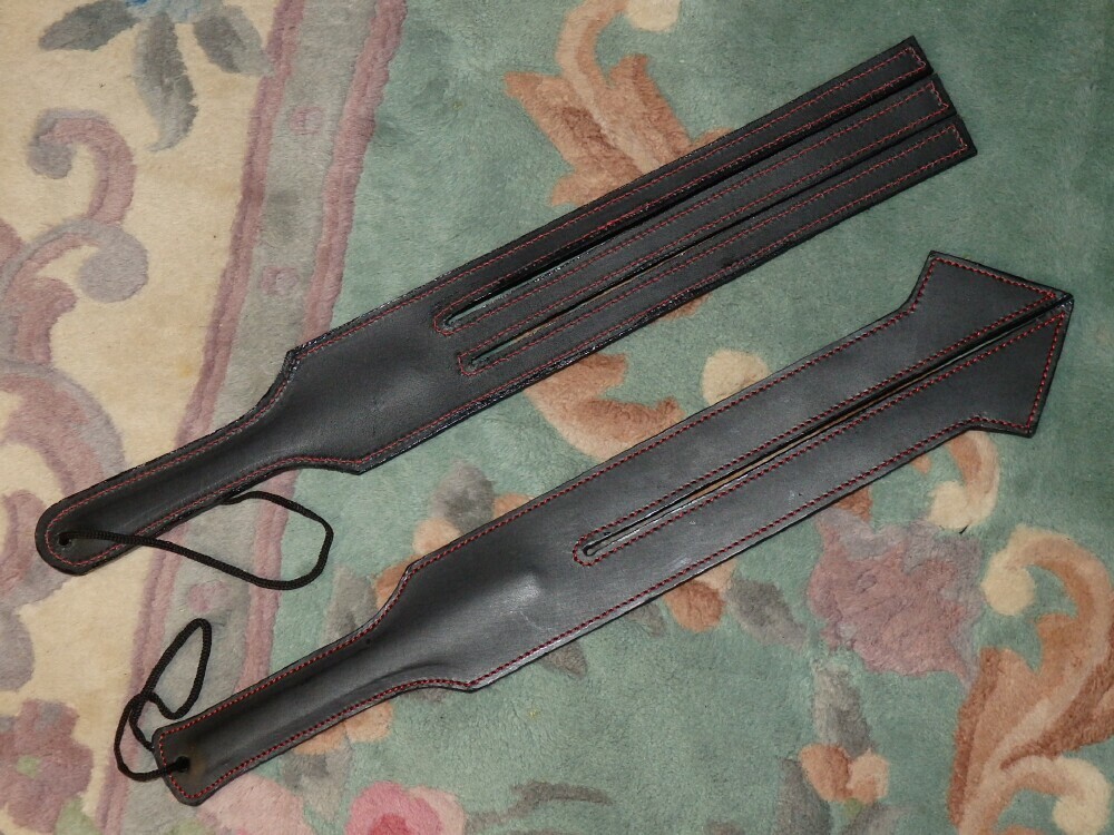 NEW SPLIT STROP Leather Paddle TAWSE – Gothic 2 or 3 TONGUE HORSE TRAINER