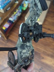 PSE Typhoon Mossy Oak Camouflage Compound Bow 60 Lb Draw 26 In To 31 In 1435426