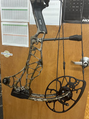 Mathews Lift 29.5 Compound Bow LH 28.5″ 70lb MO Bottomland w/access 4716192