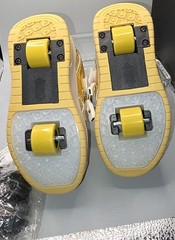 LED Light Up Roller Skate Shoes Glitter Gold Woowyet Size 12 Little Kid EUR 30