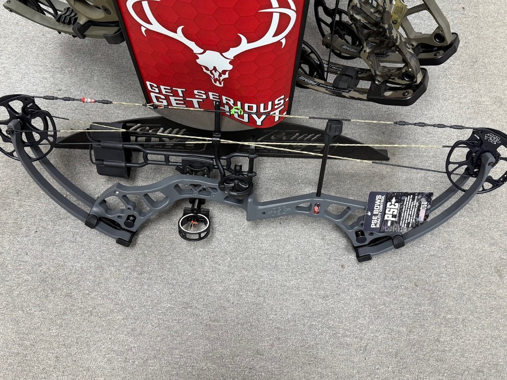 PSE Brute Force Lite Bow Package 40 – 70lbs/25″ – 31″/Charcoal