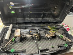Martin Archery Saber SE Pro Series Compound Hunting Bow w/ Accessories Pre-owned