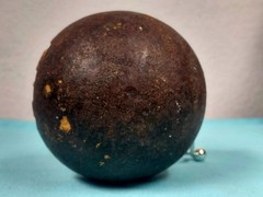 Vintage Cast Iron Eight (8) Lb Shot Put Ball 3 1/2″ Diameter GUC