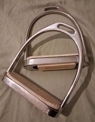 Fillis Metal English Stirrup Irons 4.75 inches – Silver Color w/ White Treads