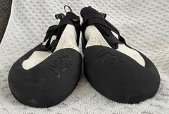 Evolv Defy Medium Volume Climbing Shoes Size 45 Mens 11.5 Black White PSR 04