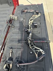 Bowtech Destroyer 350 left Hand Compound Bow Camo 61-91lb 26-29in