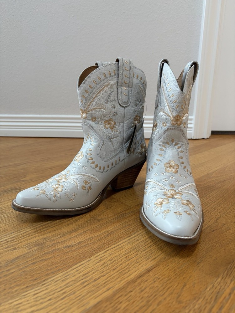 Dingo White Primrose Embroidered Western Boots Size 7 M(medium) DI 748-WHITE