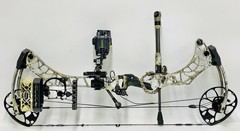 Mathews V3 RH Compound Bow w/ Garmin Xero A1 Bow Sight (UD6036799)