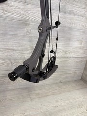 Used Hoyt RX-9 Right Handed 29″ 60-70# Tombstone