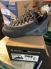 men’s black diamond momentum lace climbing shoes size 5 nwt&box