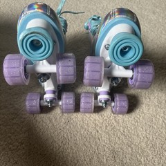 Roller Derby Pixie Women/youth Iridescent Blue Roller Skates Adj size 3-6