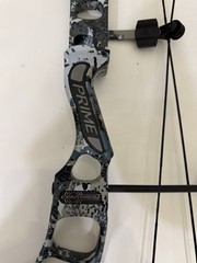 Prime Centergy Bow RH 34 ATA 60-70lbs Compound Bow
