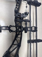BOWTECH REVOLT X80 BOW (R7B017358)