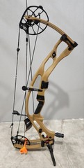 New Hoyt RX-9 Right Handed Bourbon 60-70lbs 25-30″