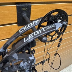 Item 3892 – Bear Archery Compound Bow – Legit Maxx RTH – RH – #70 – Shadow