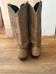 Vintage Women’s Size 9 Hyer Boots by Tony Lama Olive Nubuck Leather 024808092