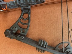 Velocity Archery Adjustable Compound Bow 30-55lb 19-29″ Draw cb50- RH