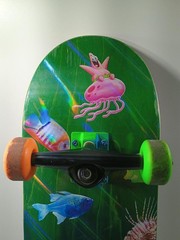 SANTA CRUZ SPONGEBOB 2019 HOLOFOIL SKATEBOARD (P13015362)