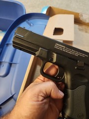 Vintage Black Crosman T4 CO2 Powered Air Pistol remanufactured In The Box New