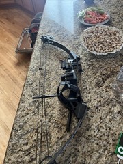 Hoyt VTM 31 Right-Handed 70lb 28.5″-30″ Bowman Chrome