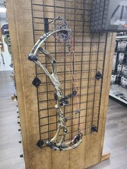 PSE Mach 34 Camo Carbon Fiber Compound Bow Left Hand 50 lb 34in 24-31in