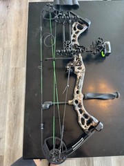 Bear Archery Vast Right Hand Compound Bow – With upgrades – Complete package