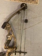 Hoyt Magnatec XT 2000 Compound Bow LH 27-30″ 60-70lbs.