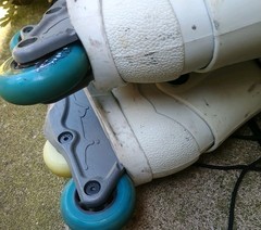 Them model 908 size YL inline skates Intuition small liners Oysi frames