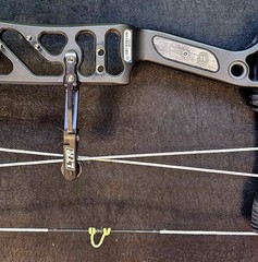 Elite Remedy Black Compound Bow 50-60 Lbs. Right Hand 24″ To 31″ Draw Length