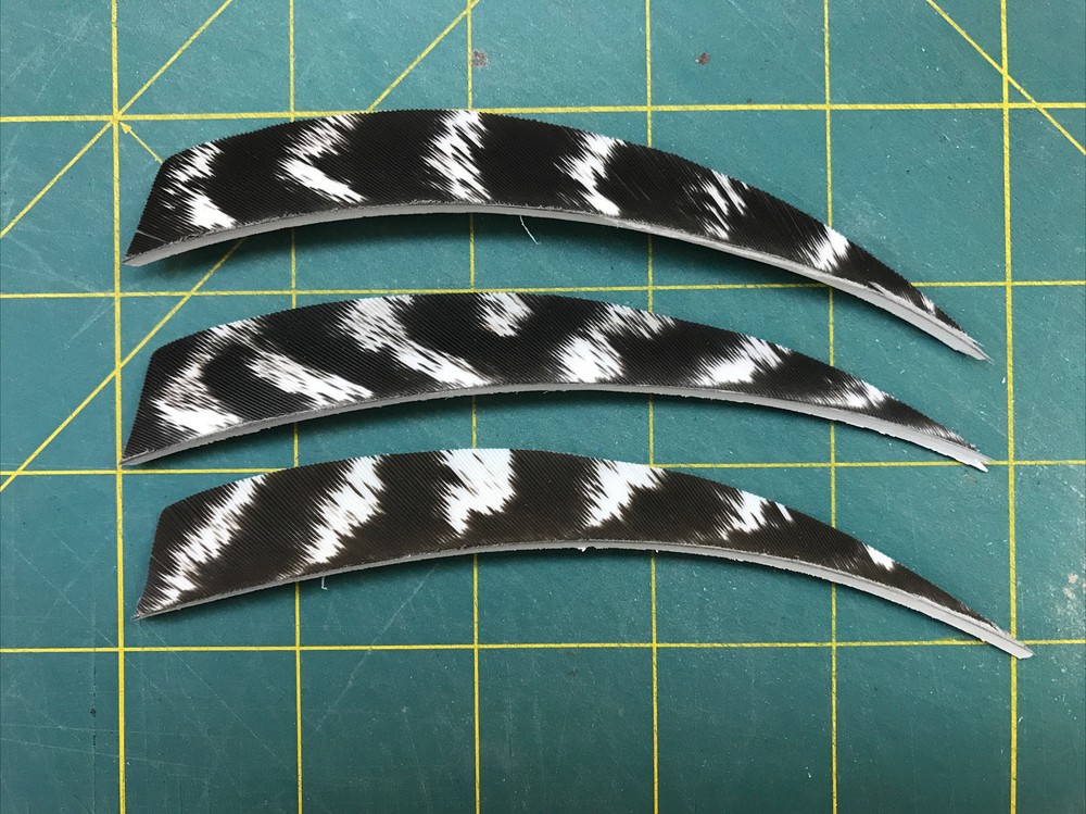 5″ Right Wing Shield Natural Barred Feather Fletching, 25Pk Archery 🇺🇸