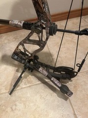 Elite Option 6 RH 65 lb 31in Camo Compound Bow w/ Quiver Stabilizer