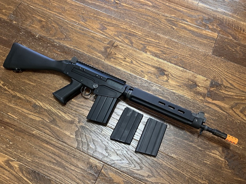 Classic Army FAL SA58 Upgraded + Extras