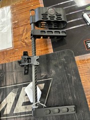 Used Bowtech 4 Arrow Center Mass Quiver Black