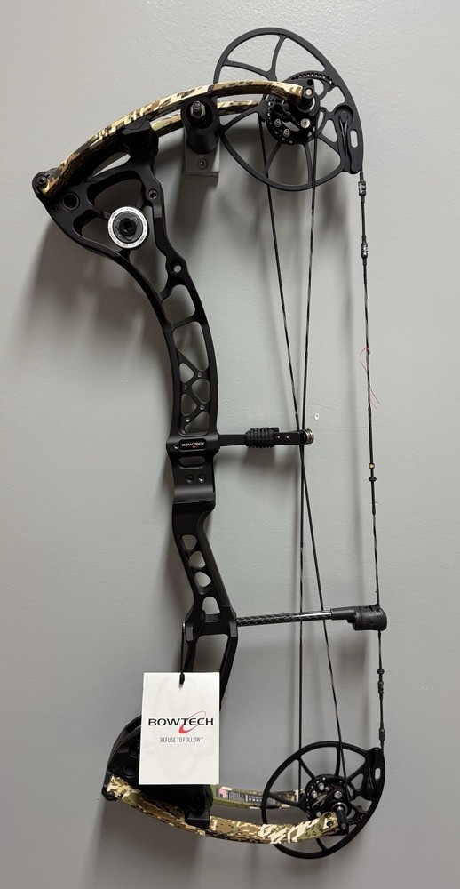 Bowtech Archery CP28 Sitka Subalpine/Black RH 50# 24.5-30″ Draw Length NEW