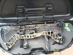 Bear Archery Vast Right Hand Compound Bow – God’s Country Color (AV04A2X0A7R)