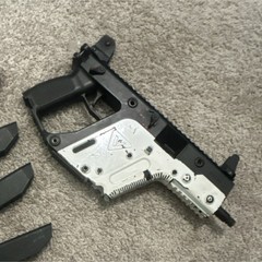 Krytac KRISS Vector AEG with 4 Magazines AIRSOFT