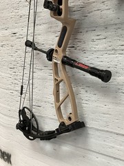 Elite Basin, RH, 20-70 lbs, In Mountain Tan w/ Package