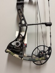 Bowtech Archery CP28 Kuiu Verde/Black RH 50# 24.5-30″ Draw Length NEW