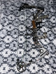 Mathews Outback Compound Solo Cam Bow Camo 70lbs Draw Weight 28” 80%/27.5” 65%
